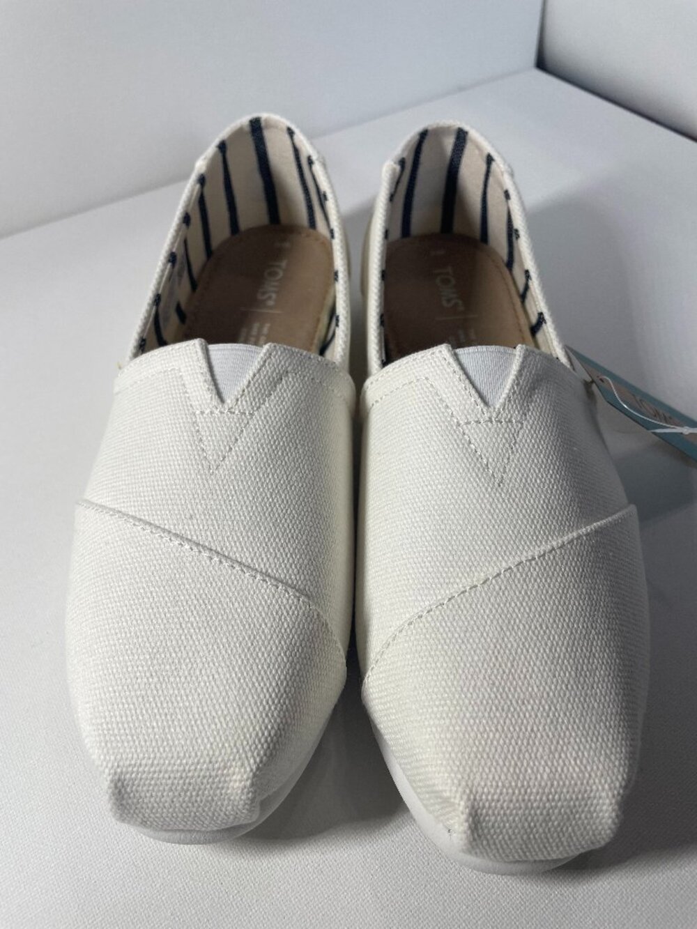 Tom's white canvas alpargatas, Women's size 8W, NWT